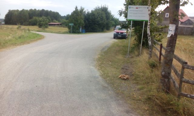 Odcinek wyremontowanej drogi gminnej we wsi Zaleszany